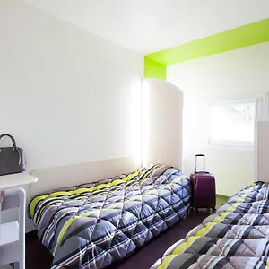 https://hotelf1-bollene.fr-provencehotel.com