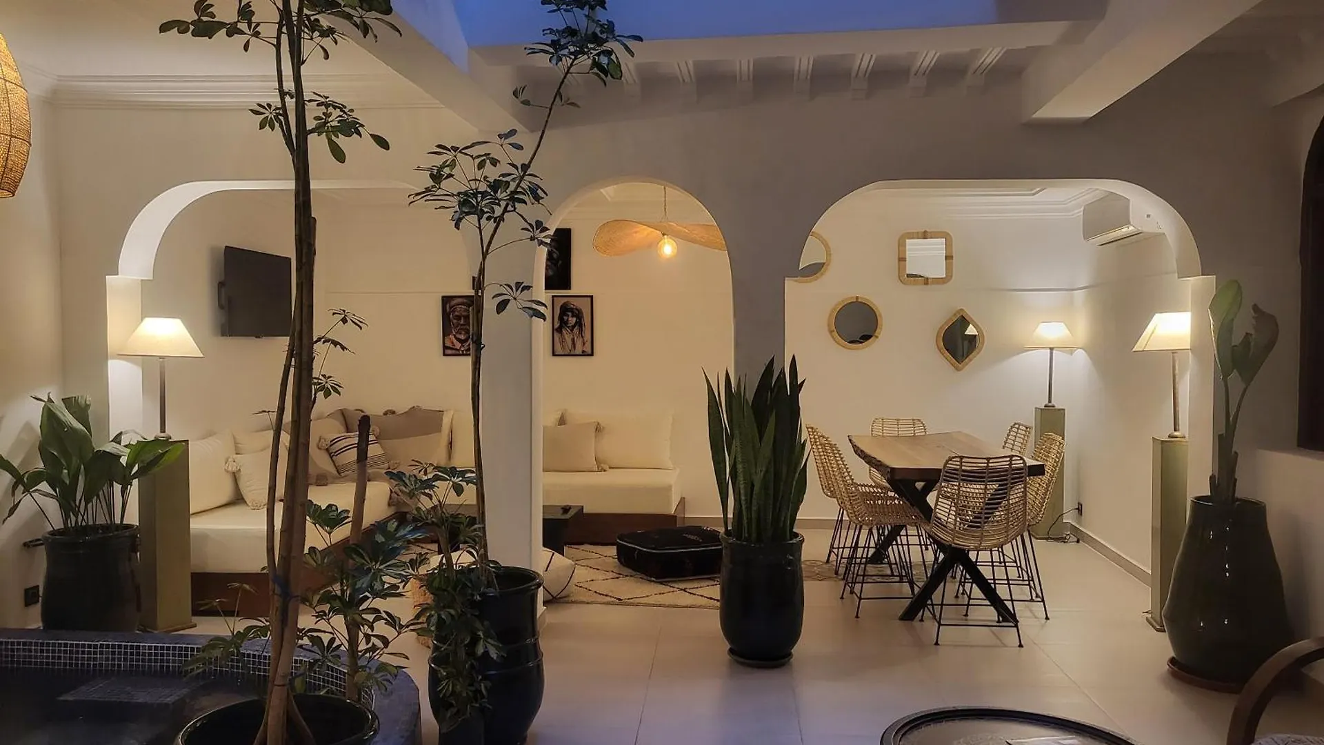 Riad Touria contacts